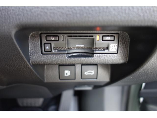 クラウンクロスオーバー RS ランドスケープ 期間限定販売/専用色ブラック・アーバンカーキ/リベット止めオーバーフェンダー/レッドマッドガード/トーイングヒッチ/専用デザインアルミ/オールテレインタイヤ/走行320K/ディーラー保証(50枚目)