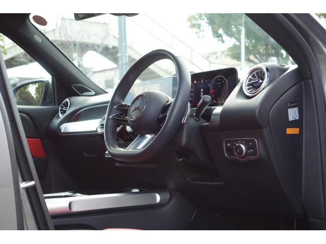 ＧＬＢ ＧＬＢ２００ｄ　４マチックＡＭＧレザエクスクルシブＰ　現行最新モデル／赤・黒レザー／シートヒーター／パノラマスライディングルーフ／ブルメスター／ＡＭＧ２０インチアルミ／３列シート７人乗り／レーダーセーフティ／ヘッドアップディスプレイ／メルセデスケア（25枚目）