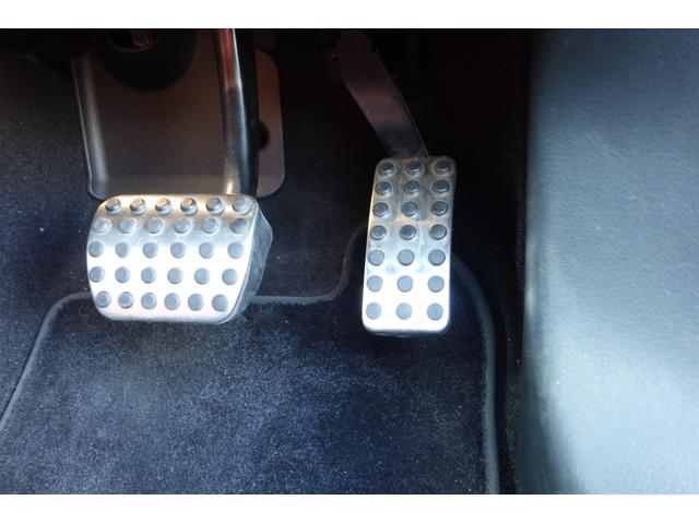 ＧＬＢ ＧＬＢ２００ｄ　４マチックＡＭＧレザエクスクルシブＰ　現行最新モデル／赤・黒レザー／シートヒーター／パノラマスライディングルーフ／ブルメスター／ＡＭＧ２０インチアルミ／３列シート７人乗り／レーダーセーフティ／ヘッドアップディスプレイ／メルセデスケア（30枚目）