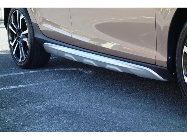 Ｖ４０ クロスカントリー　Ｔ５　ＡＷＤ　サマム　スタイリングＫＩＴ／アイシン８速ＡＴ／トールハンマーＬＥＤ／インテリセーフ／前後ドラレコ／ハーマンカードン／ロウカッパーＭ／チャコール・ブロンド２トーン革／Ｈ３０・３１・Ｒ３・４・５・７記録簿／１オナ（16枚目）
