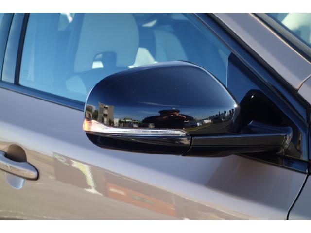 Ｖ４０ クロスカントリー　Ｔ５　ＡＷＤ　サマム　スタイリングＫＩＴ／アイシン８速ＡＴ／トールハンマーＬＥＤ／インテリセーフ／前後ドラレコ／ハーマンカードン／ロウカッパーＭ／チャコール・ブロンド２トーン革／Ｈ３０・３１・Ｒ３・４・５・７記録簿／１オナ（19枚目）