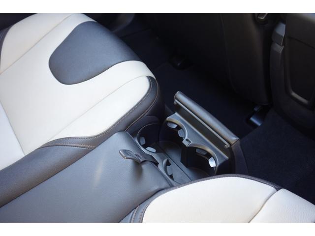 Ｖ４０ クロスカントリー　Ｔ５　ＡＷＤ　サマム　スタイリングＫＩＴ／アイシン８速ＡＴ／トールハンマーＬＥＤ／インテリセーフ／前後ドラレコ／ハーマンカードン／ロウカッパーＭ／チャコール・ブロンド２トーン革／Ｈ３０・３１・Ｒ３・４・５・７記録簿／１オナ（33枚目）