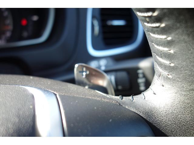 Ｖ４０ クロスカントリー　Ｔ５　ＡＷＤ　サマム　スタイリングＫＩＴ／アイシン８速ＡＴ／トールハンマーＬＥＤ／インテリセーフ／前後ドラレコ／ハーマンカードン／ロウカッパーＭ／チャコール・ブロンド２トーン革／Ｈ３０・３１・Ｒ３・４・５・７記録簿／１オナ（39枚目）