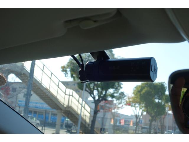 Ｖ４０ クロスカントリー　Ｔ５　ＡＷＤ　サマム　スタイリングＫＩＴ／アイシン８速ＡＴ／トールハンマーＬＥＤ／インテリセーフ／前後ドラレコ／ハーマンカードン／ロウカッパーＭ／チャコール・ブロンド２トーン革／Ｈ３０・３１・Ｒ３・４・５・７記録簿／１オナ（52枚目）