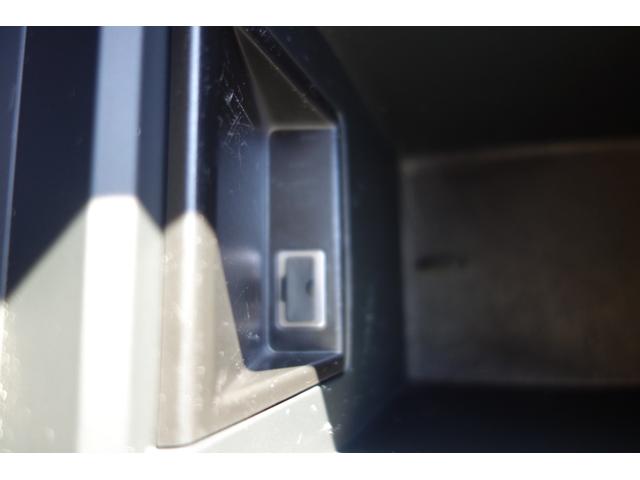 Ｖ４０ クロスカントリー　Ｔ５　ＡＷＤ　サマム　スタイリングＫＩＴ／アイシン８速ＡＴ／トールハンマーＬＥＤ／インテリセーフ／前後ドラレコ／ハーマンカードン／ロウカッパーＭ／チャコール・ブロンド２トーン革／Ｈ３０・３１・Ｒ３・４・５・７記録簿／１オナ（54枚目）