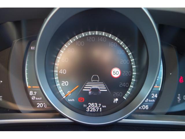 Ｖ４０ クロスカントリー　Ｔ５　ＡＷＤ　サマム　スタイリングＫＩＴ／アイシン８速ＡＴ／トールハンマーＬＥＤ／インテリセーフ／前後ドラレコ／ハーマンカードン／ロウカッパーＭ／チャコール・ブロンド２トーン革／Ｈ３０・３１・Ｒ３・４・５・７記録簿／１オナ（55枚目）