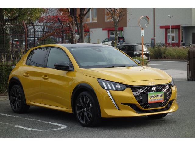 ２０８ ＧＴ　イエロー・ブラック２トーン／フルＬＥＤヘッドライト／デジタルメーター／１７インチアルミ／シートヒーター／レーダークルーズ／レーンキープ／ブラインドスポット／カープレイ／ドライブレコーダー（4枚目）