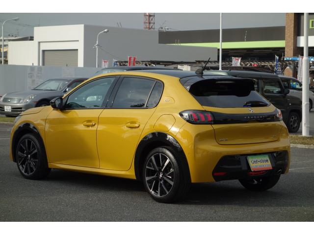 ２０８ ＧＴ　イエロー・ブラック２トーン／フルＬＥＤヘッドライト／デジタルメーター／１７インチアルミ／シートヒーター／レーダークルーズ／レーンキープ／ブラインドスポット／カープレイ／ドライブレコーダー（8枚目）