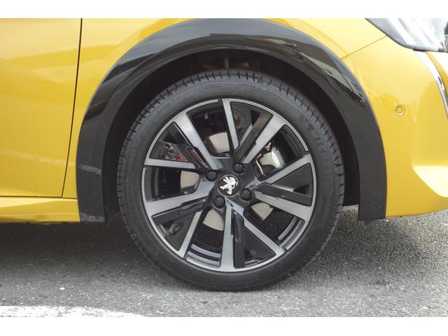 ２０８ ＧＴ　イエロー・ブラック２トーン／フルＬＥＤヘッドライト／デジタルメーター／１７インチアルミ／シートヒーター／レーダークルーズ／レーンキープ／ブラインドスポット／カープレイ／ドライブレコーダー（12枚目）