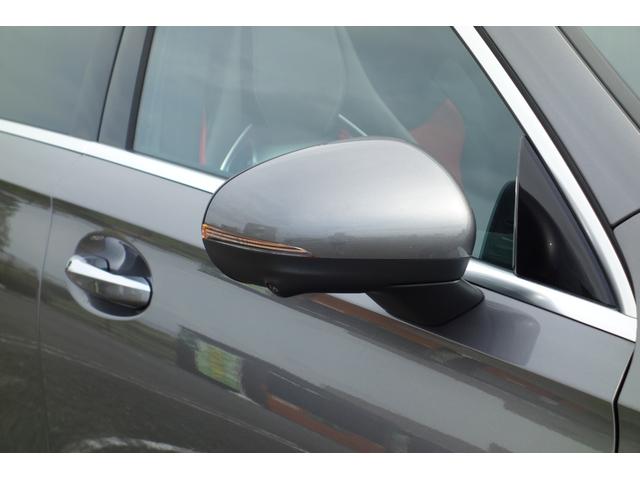 �E�C���J�[�h�A�~���[