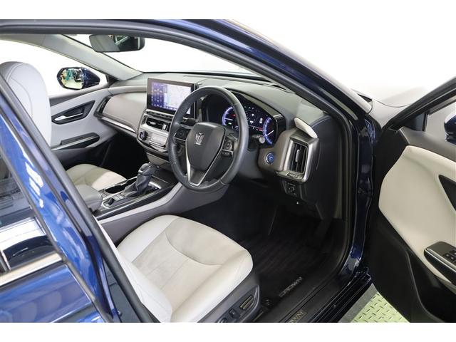クラウンハイブリッド Ｓ　バックガイドモニター　メモリーナビゲーション　地デジＴＶ　ＥＴＣ車載器　電動シート　ＬＥＤヘッド　記録簿　イモビライザー　ドラレコ　メディアプレイヤー接続　横滑り防止装置　スマートキー　キーフリー（28枚目）