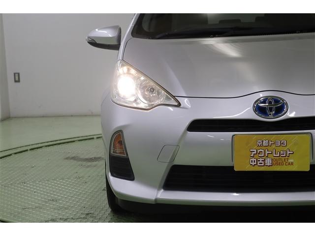 シャープなデザインのヘッドライトは暖色系で対向車にも優しい光のハロゲンです。ハロゲンは熱くなるので雪がライトに積もっても溶かしてくれます。