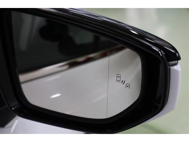 ＢＳＭを装備。さらに、後退時車両検知警報【ＲＣＴＡ】を搭載しています。バックで出庫する際に左右から接近する車両を検知し、ミラーのインジケーターの点滅と警報音で警告して安全確認をサポートしてくれます。