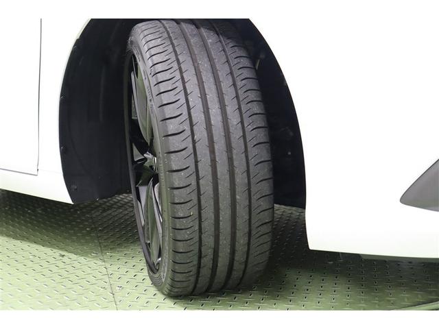 タイヤサイズ　２３５／４０Ｒ１９。