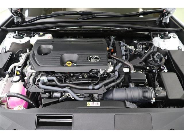 もちろん、エンジンルームの汚れも綺麗にクリーニングしております！エンジンルームが綺麗ですと、不具合等の発見もしやすく、コンディションのチェックや維持の面でとってもプラスです。