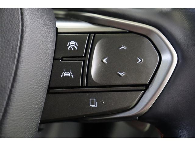 【追従型クルーズコントロール】搭載。先行車を検知して適切な車間距離を保てる速度に自動で調整、先行車がいなくなったら設定速度で走行を続けてくれます。運転操作の負担を軽減し、疲労軽減に貢献してくれます。