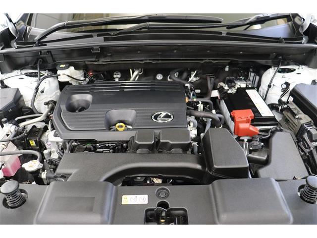 もちろん、エンジンルームの汚れも綺麗にクリーニングしております！エンジンルームが綺麗ですと、不具合等の発見もしやすく、コンディションのチェックや維持の面でとってもプラスです。