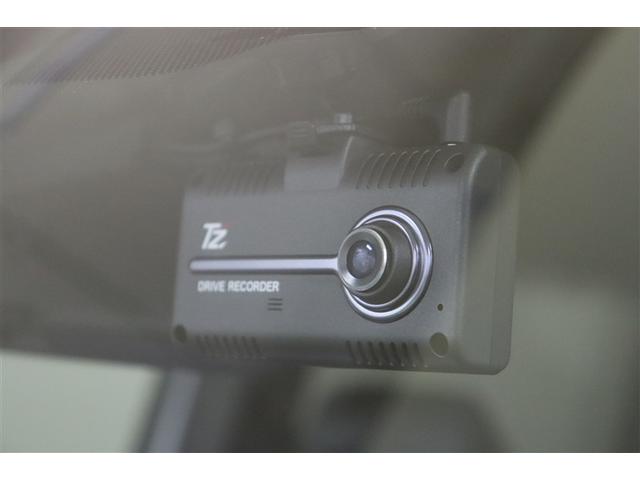 ヴォクシー ハイブリッドＳ－Ｚ　パワーウィンドウ　ＤＶＤ再生機能　インテリキー　横滑防止装置　地デジＴＶ　アクティブクルーズコントロール　フルオートエアコン　リアカメラ　エアバッグ　ＡＢＳ　１００Ｖ充電　ナビＴＶ　ＷＡＣ　キーレス（7枚目）