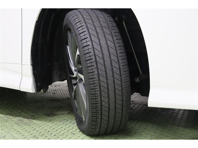 ヴォクシー ハイブリッドＳ－Ｚ　パワーウィンドウ　ＤＶＤ再生機能　インテリキー　横滑防止装置　地デジＴＶ　アクティブクルーズコントロール　フルオートエアコン　リアカメラ　エアバッグ　ＡＢＳ　１００Ｖ充電　ナビＴＶ　ＷＡＣ　キーレス（10枚目）