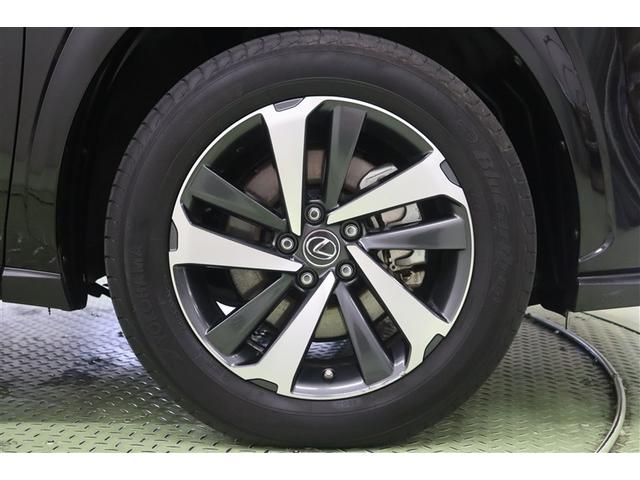 �_�[�N���^���b�N�h���Ɛ؍���P�ő@�ׂ��������̂����p�A���~�z�C�[���𑕒����Ă��܂��B���肰�Ȃ��咣���郌�N�T�X�}�[�N���A���N�T�X�I�[�i�[�Ƃ��Ă̖����������߂܂��B