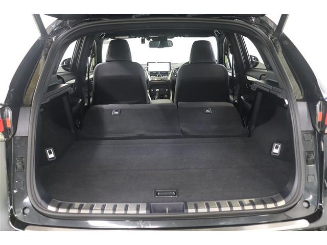 ����������o���p�[�̉��̃L�b�N�Z���T�[�ɋ߂Â��Ĉ�������ŊJ�ł���y�n���Y�t���[�p���[�o�b�N�h�A�z�@�\�������Ă��܂��B���肪�ӂ������Ă��Ă��o�b�N�h�A���J�ł���֗��ȋ@�\�ł��B