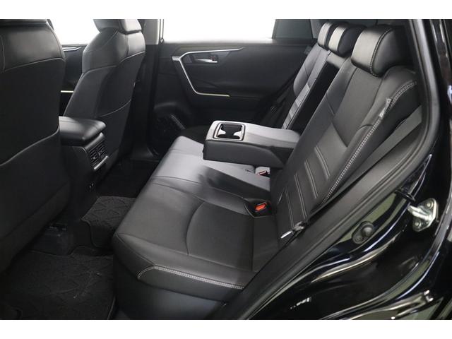 ������w�b�h�N���A�����X�ɗ]�T������A���ʂ��[�������������㕔���Ȃł��B�����A�[�����X�g�ɂ̓h�����N�z���_�[�𑕔��B�V�[�g�o�b�N�ɂ̓^�u���b�g��G�����̎��[�ɕ֗��ȃ|�P�b�g����������Ă��܂��B