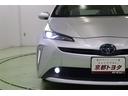 プリウス Ａプレミアム　ツーリングセレクション　横滑り防止機能　皮シート　運転席パワーシート　エアコン　パワーウィンドウ　ナビ＆ＴＶ　ＬＥＤライト　盗難防止装置　スマートキー＆プッシュスタート　キーレス　ＥＴＣ　アルミホイール　メモリナビ　パワステ（8枚目）