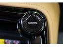 燃費優先のECO。パワー優先のSPORT。走りと燃費のバランスに優れたNORMAL。気分や走行状況に合わせて走りを選べるドライブモードセレクトを装備しています。