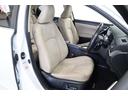身体を包み込むようなほど良く立体的なシートは通気性が良く蒸れにくいファブリック。運転席と助手席には寒い時期に嬉しいシートヒーターを装備しています。はやく暖まり、じんわりと身体を温めてくれるので快適です