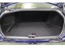 ４個のゴルフバックが収納可能なラゲージスペースは大きな魅力です（大型バックは３個）。奥行きも深く使いやすいスペースです。イージークローザー付で半開きを検知すると、自動でトランクリッドを閉めてくれます。