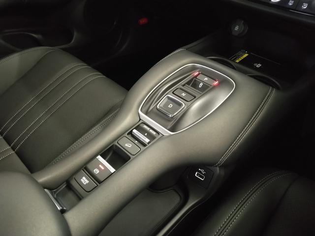 ＺＲ－Ｖ ｅ：ＨＥＶＺ特別仕様車ブラックスタイル　当社デモカー　コネクトディスプレー　マルチビューカメラシステム　プレミアムサウンドシステム　ＥＴＣ　ＢＳＩ（16枚目）