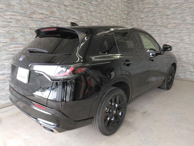 ＺＲ－Ｖ ｅ：ＨＥＶＺ特別仕様車ブラックスタイル　当社デモカー　コネクトディスプレー　マルチビューカメラシステム　プレミアムサウンドシステム　ＢＳＩ　ＥＴＣ（8枚目）