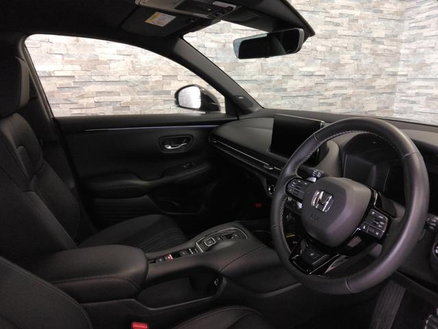 ＺＲ－Ｖ ｅ：ＨＥＶＺ特別仕様車ブラックスタイル　当社デモカー　コネクトディスプレー　マルチビューカメラシステム　プレミアムサウンドシステム　ＢＳＩ　ＥＴＣ（31枚目）