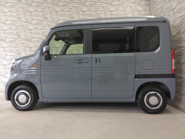 オプションになりますが、ボディーコーティングもご用意しております。新車の輝きに近づき、洗車などのお手入れも楽になりますよ。