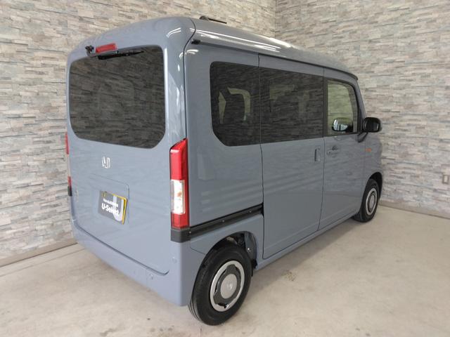 オプションになりますが、ボディーコーティングもご用意しております。新車の輝きに近づき、洗車などのお手入れも楽になりますよ。