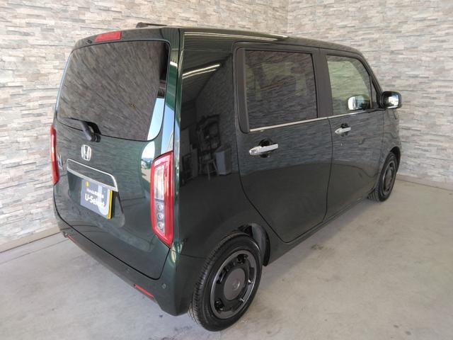 オプションになりますが、ボディーコーティングもご用意しております。新車の輝きに近づき、洗車などのお手入れも楽になりますよ。