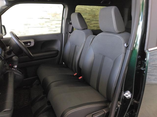 座り心地の良いシートが採用されています。シートヒーターがついているので寒い時期も快適です！