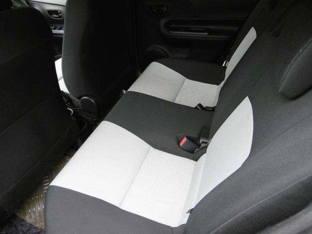 アクア Ｓ　純正ナビ＆ＴＶ＆バックモニター　キーレス　ＨＩＤヘッドライト　社外ＥＴＣ　ヘッドライトレベライザー　アイドリングストップ　電動格納ミラー　ヘッドライトレベライザー　スペアキー　ハイブリッド（14枚目）