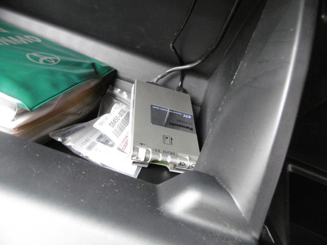 アクア Ｓ　純正ナビ＆ＴＶ＆バックモニター　キーレス　ＨＩＤヘッドライト　社外ＥＴＣ　ヘッドライトレベライザー　アイドリングストップ　電動格納ミラー　ヘッドライトレベライザー　スペアキー　ハイブリッド（19枚目）