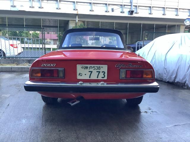貴重絶版品 ミニチャンプス 1970 アルファロメオ 2000 スパイダー