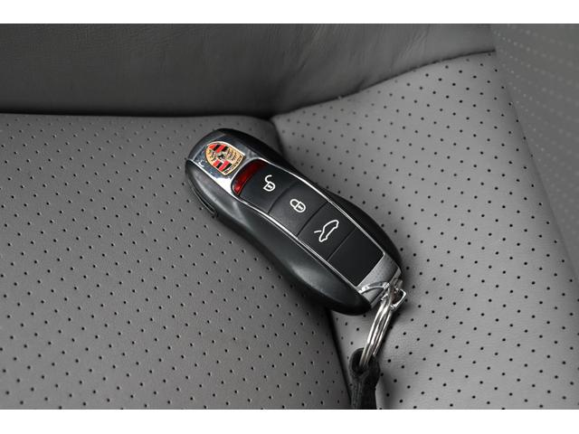 ９１１ ９１１カレラ４Ｓ　禁煙　左Ｈ　ポルシェセンター整備履歴　グレーレザーインテリア　スポーツクロノＰＫＧ　スポーツエグゾースト　ナビ　フルセグＴＶ　バックカメラ　Ｂｌｕｅｔｏｏｔｈ　ＥＴＣ　純正２０インチＡＷ　赤キャリパー（76枚目）