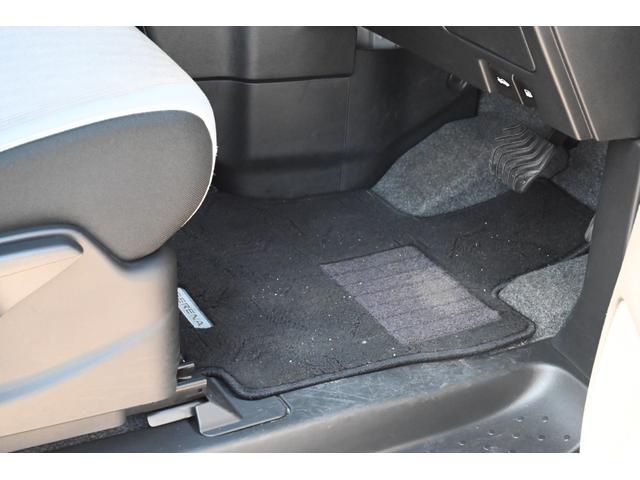 セレナ ハイウェイスター　ＶセレクションＩＩ　ユーザー買取　１オーナー　禁煙　プロパイロット　両側電動　シートヒーター　アルパイン１１型ナビ　アラウンドビュー　フルセグＴＶ　パーキングアシスト　Ｂｌｕｅｔｏｏｔｈ　ＥＴＣ　デジタルインナーミラー（43枚目）
