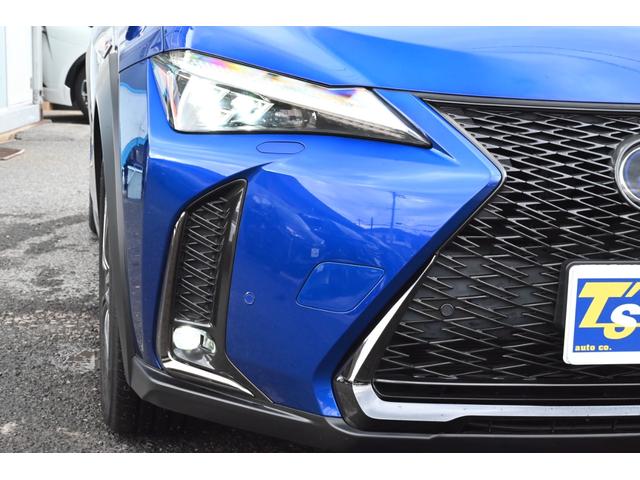 ＵＸ ＵＸ２５０ｈ　Ｆスポーツ　ユーザー買取　禁煙　白黒革　ナビ　フルセグＴＶ　パノラミックビュー　Ｂｌｕｅｔｏｏｔｈ　ＥＴＣ　前後ドライブレコーダー　シートヒーター　ステアリングヒーター　レーダークルーズ　ルーフラッピング　ＢＳＭ（24枚目）