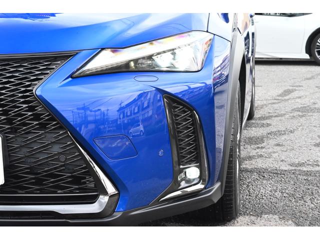 ＵＸ ＵＸ２５０ｈ　Ｆスポーツ　ユーザー買取　禁煙　白黒革　ナビ　フルセグＴＶ　パノラミックビュー　Ｂｌｕｅｔｏｏｔｈ　ＥＴＣ　前後ドライブレコーダー　シートヒーター　ステアリングヒーター　レーダークルーズ　ルーフラッピング　ＢＳＭ（25枚目）