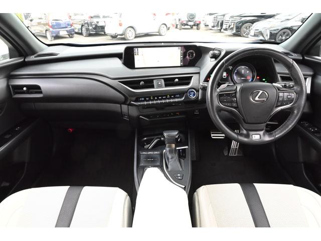 ＵＸ ＵＸ２５０ｈ　Ｆスポーツ　ユーザー買取　禁煙　白黒革　ナビ　フルセグＴＶ　パノラミックビュー　Ｂｌｕｅｔｏｏｔｈ　ＥＴＣ　前後ドライブレコーダー　シートヒーター　ステアリングヒーター　レーダークルーズ　ルーフラッピング　ＢＳＭ（38枚目）
