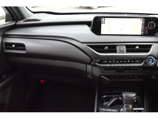 ＵＸ ＵＸ２５０ｈ　Ｆスポーツ　ユーザー買取　禁煙　白黒革　ナビ　フルセグＴＶ　パノラミックビュー　Ｂｌｕｅｔｏｏｔｈ　ＥＴＣ　前後ドライブレコーダー　シートヒーター　ステアリングヒーター　レーダークルーズ　ルーフラッピング　ＢＳＭ（39枚目）