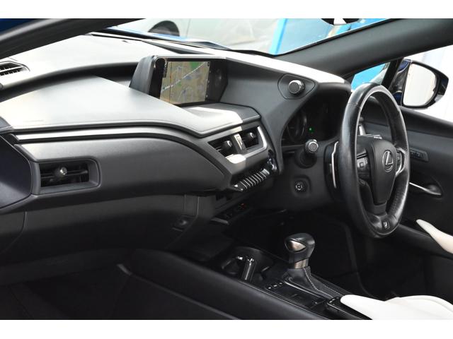 ＵＸ ＵＸ２５０ｈ　Ｆスポーツ　ユーザー買取　禁煙　白黒革　ナビ　フルセグＴＶ　パノラミックビュー　Ｂｌｕｅｔｏｏｔｈ　ＥＴＣ　前後ドライブレコーダー　シートヒーター　ステアリングヒーター　レーダークルーズ　ルーフラッピング　ＢＳＭ（47枚目）