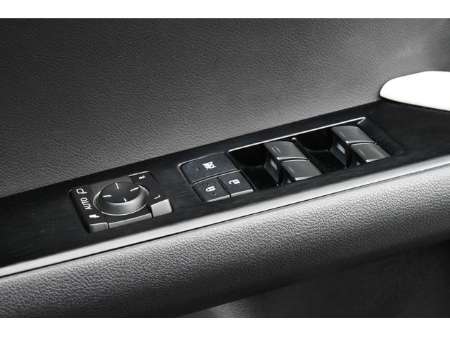 ＵＸ ＵＸ２５０ｈ　Ｆスポーツ　ユーザー買取　禁煙　白黒革　ナビ　フルセグＴＶ　パノラミックビュー　Ｂｌｕｅｔｏｏｔｈ　ＥＴＣ　前後ドライブレコーダー　シートヒーター　ステアリングヒーター　レーダークルーズ　ルーフラッピング　ＢＳＭ（74枚目）