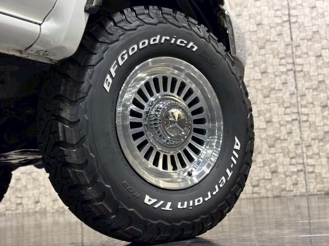 ハイラックスサーフ 　４ＲＵＮＮＥＲスタイル　点検整備済み車両　ナロー　リフトアップ　１６インチＡＷ　ＢＦＧ／ＡＴタイヤ　ＴＯＹＯＴＡグリル　　レザー調シートカバー　ｗｅｅｄコンプリートモデル（33枚目）