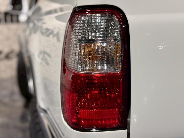 ハイラックスサーフ 　４ＲＵＮＮＥＲスタイル　点検整備済み車両　ナロー　リフトアップ　１６インチＡＷ　ＢＦＧ／ＡＴタイヤ　ＴＯＹＯＴＡグリル　　レザー調シートカバー　ｗｅｅｄコンプリートモデル（39枚目）